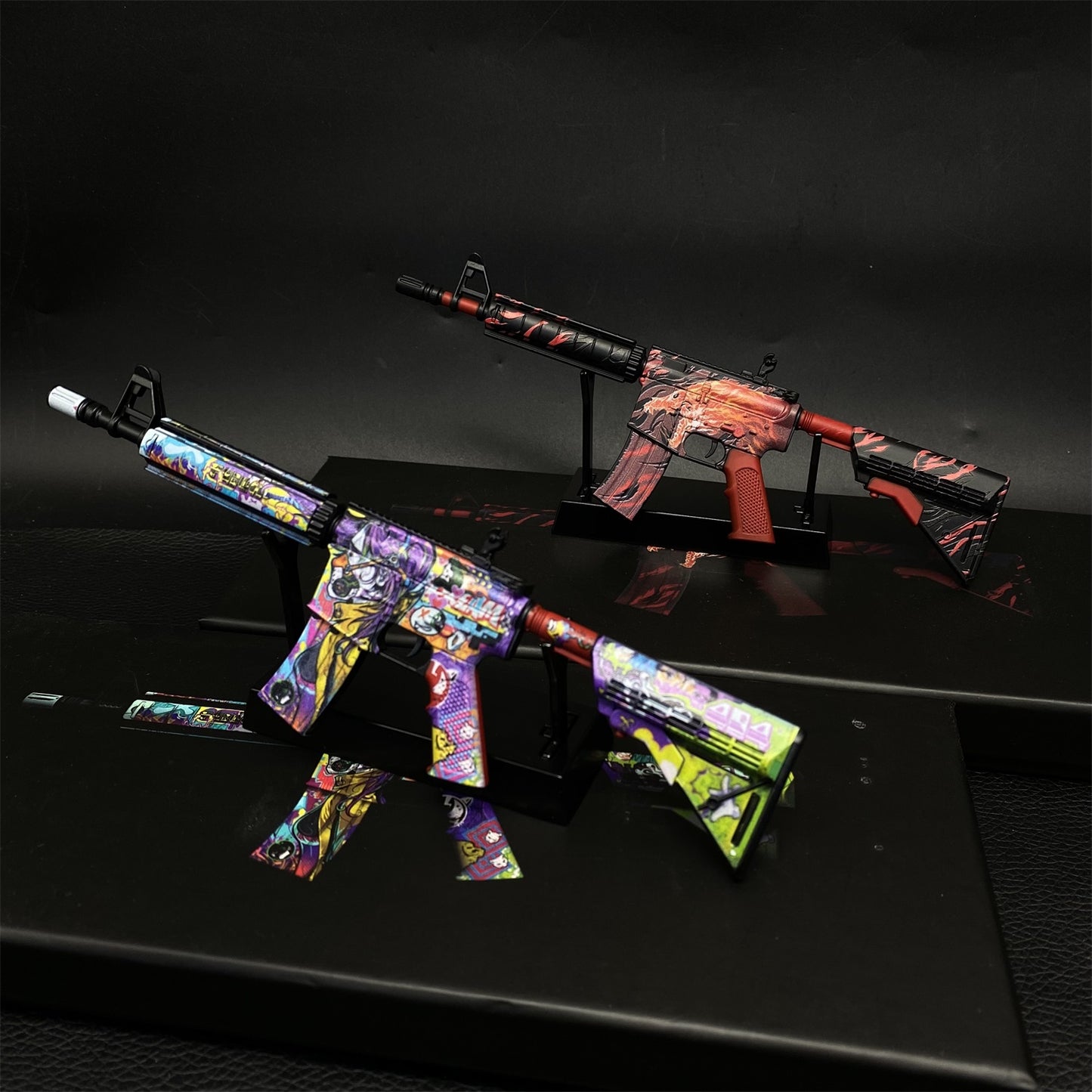 M4A4 Howl & In Living Color Metal Miniature