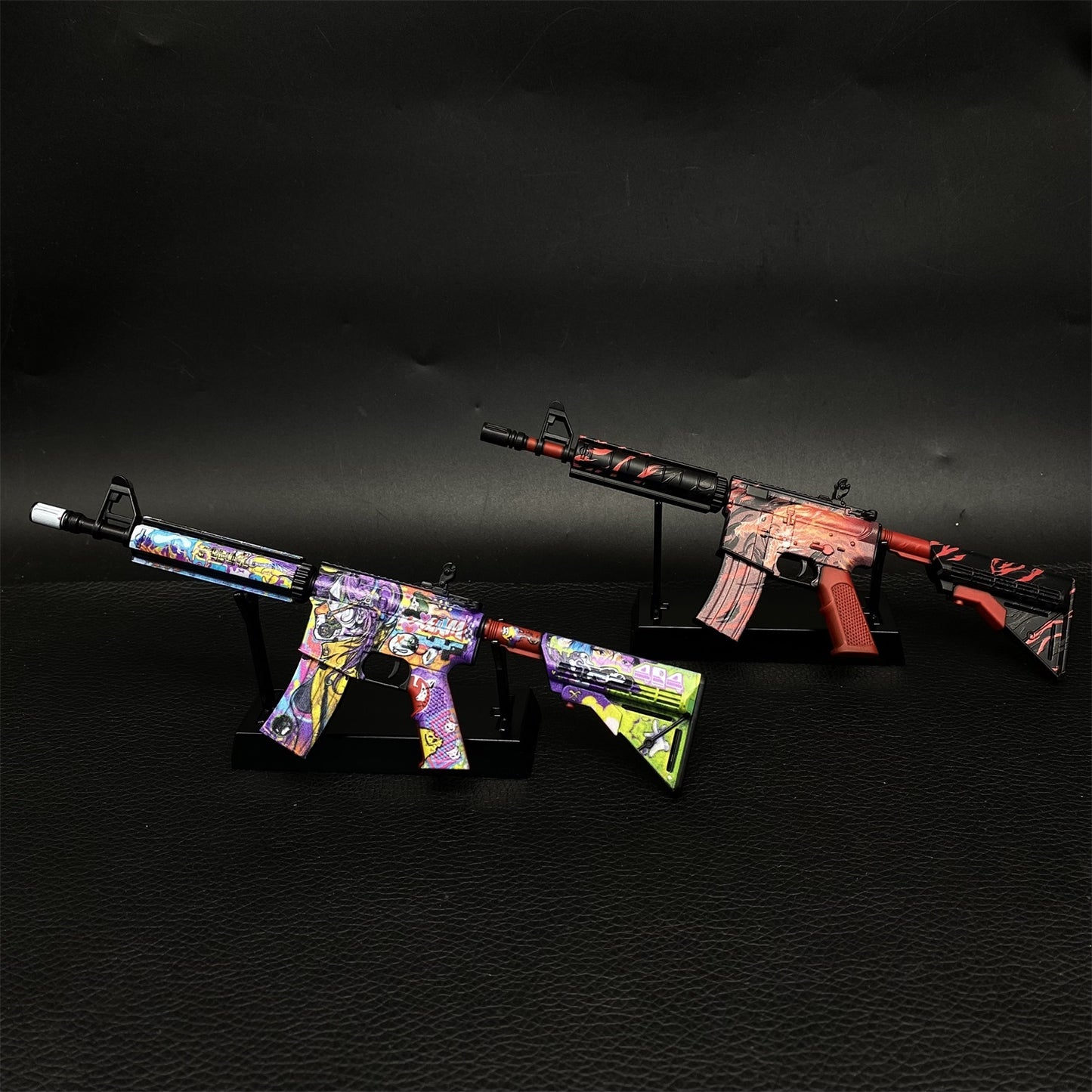 M4A4 Howl & In Living Color Metal Miniature