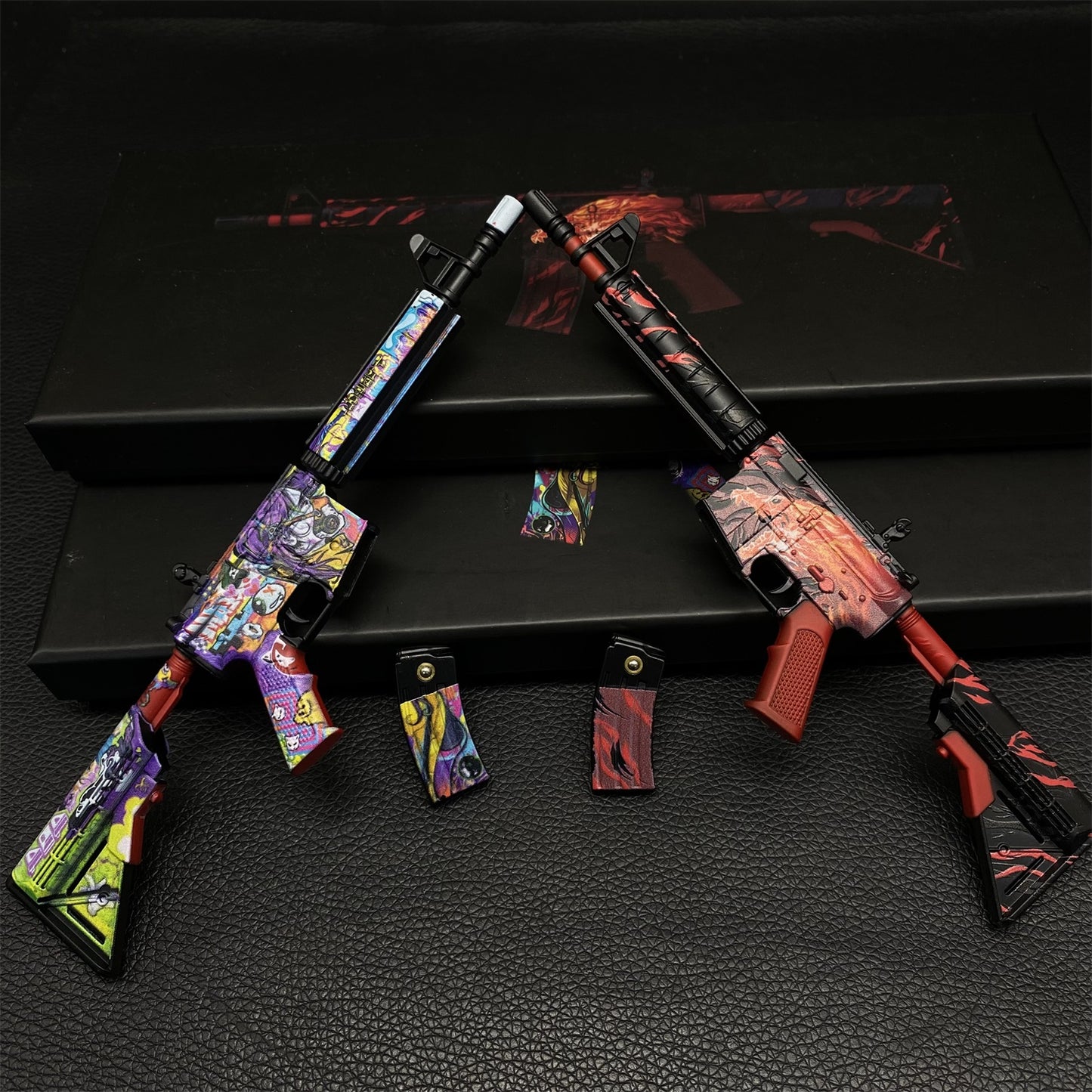 M4A4 Howl & In Living Color Metal Miniature