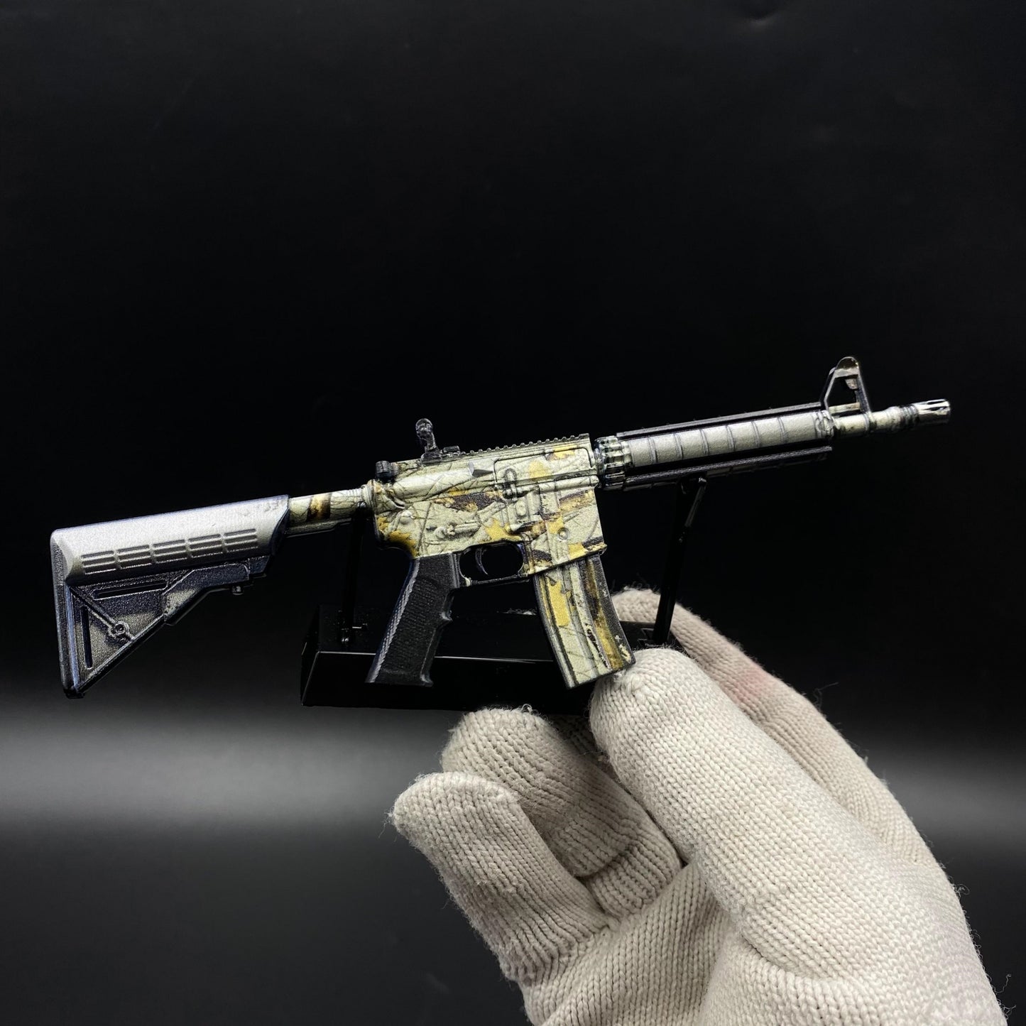 CS Hot Skin M4A4 Modern Hunter Mini Metal Replica For Collectible
