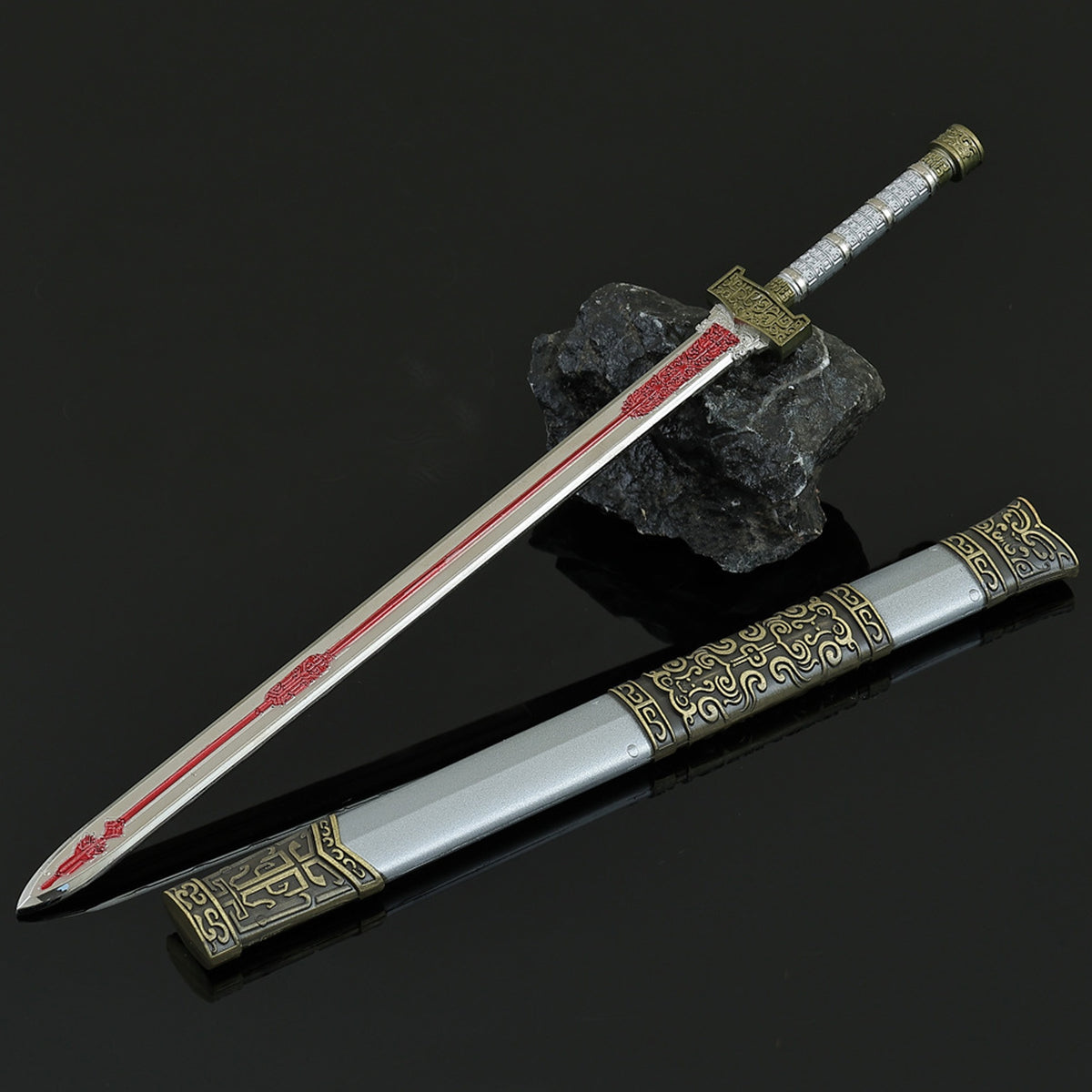 Yan Jin Que Sword Cang Yu Anime Weapon Replica, Alloy Mini Sword Collectible Ornament