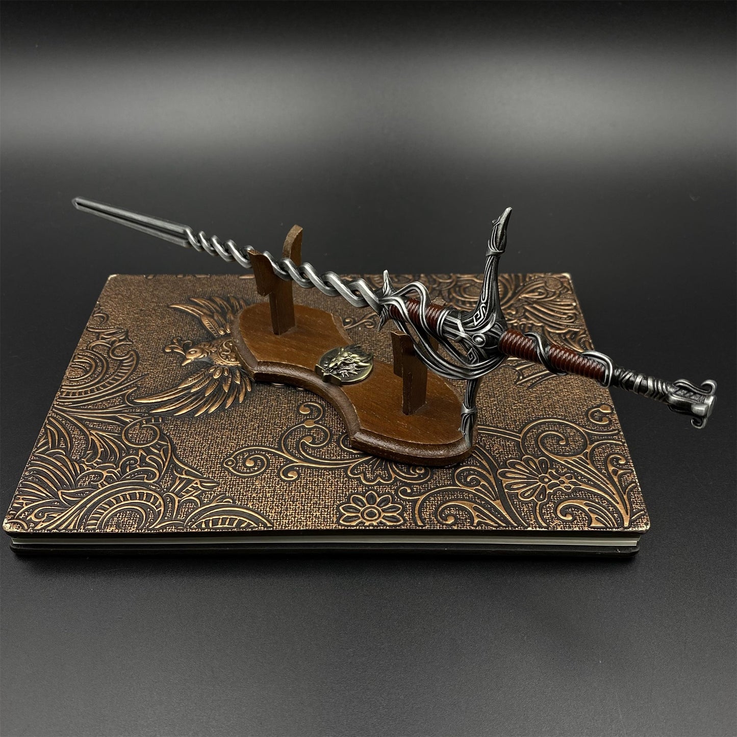 Soul Game Cleanrot Knight Flame Greatsword Miniature Metal Replica – Collectible Game Weapon Model