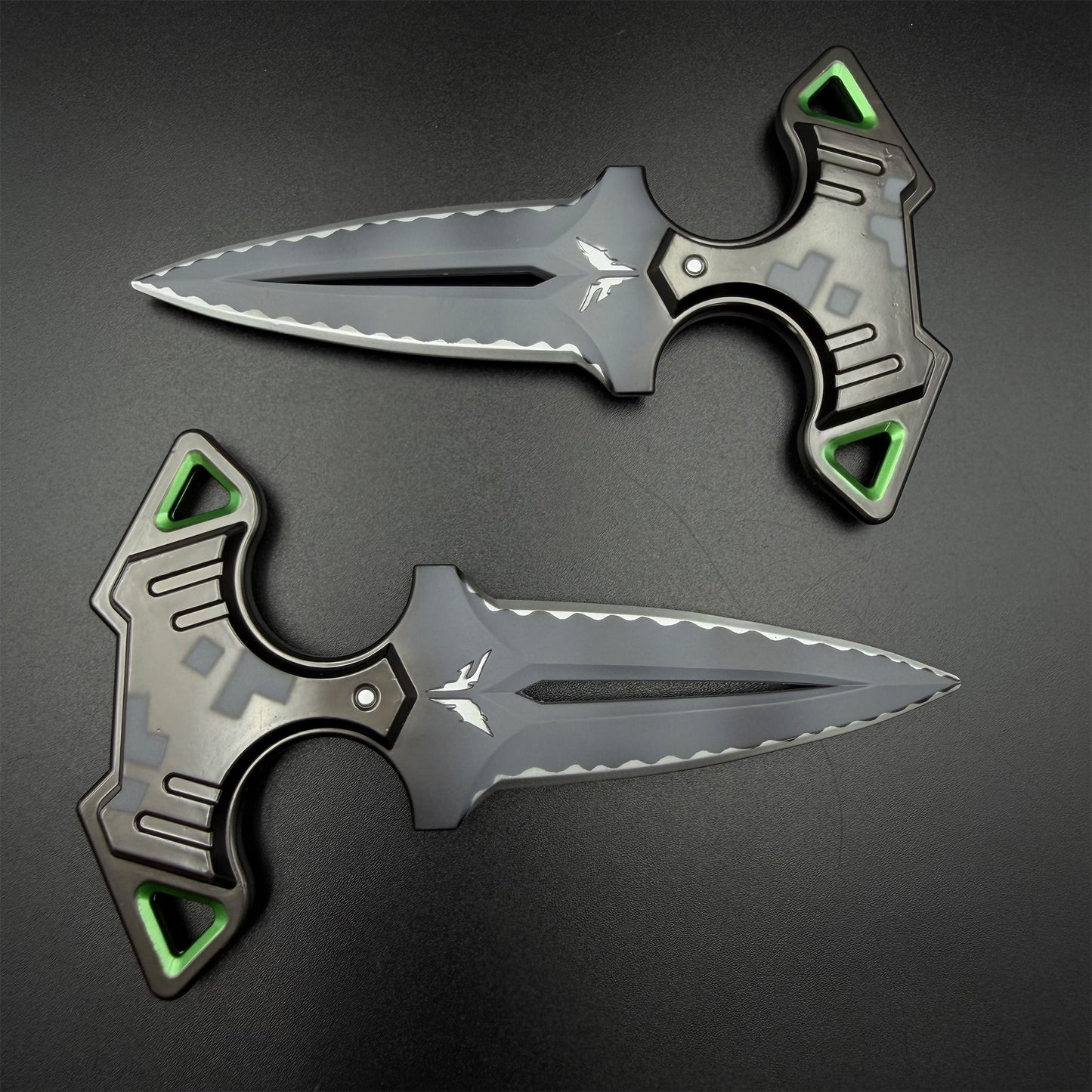Rogue Dagger Knife, 1:1 Scale Replica of Skin Replica Cosplay Prop Set Unsharpened Game Prop Collectible