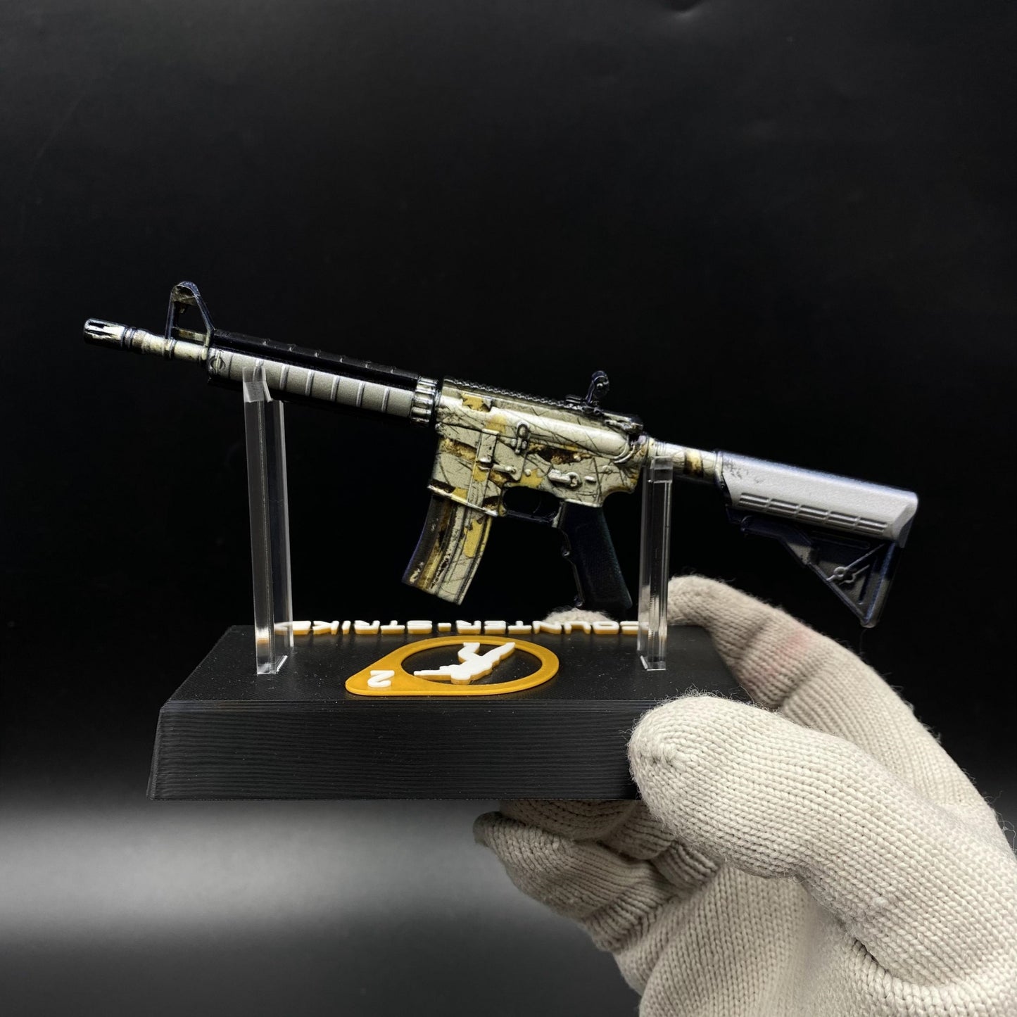 CS Hot Skin M4A4 Modern Hunter Mini Metal Replica For Collectible