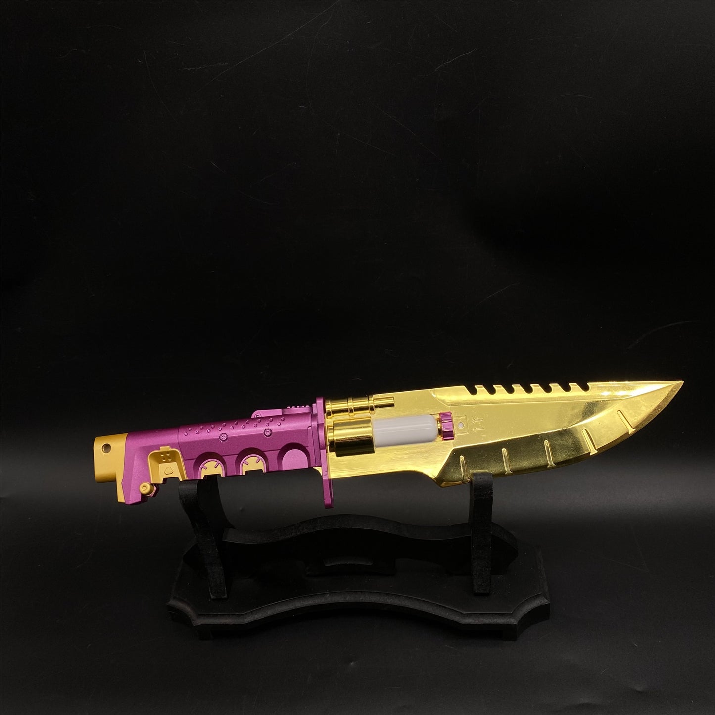 IRL Cyberpunk Headhunter Metal Replica