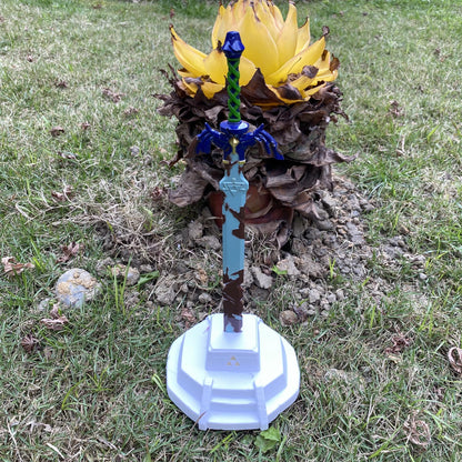 Link Decayed Master Sword Mini Replica - Metal Collectibles