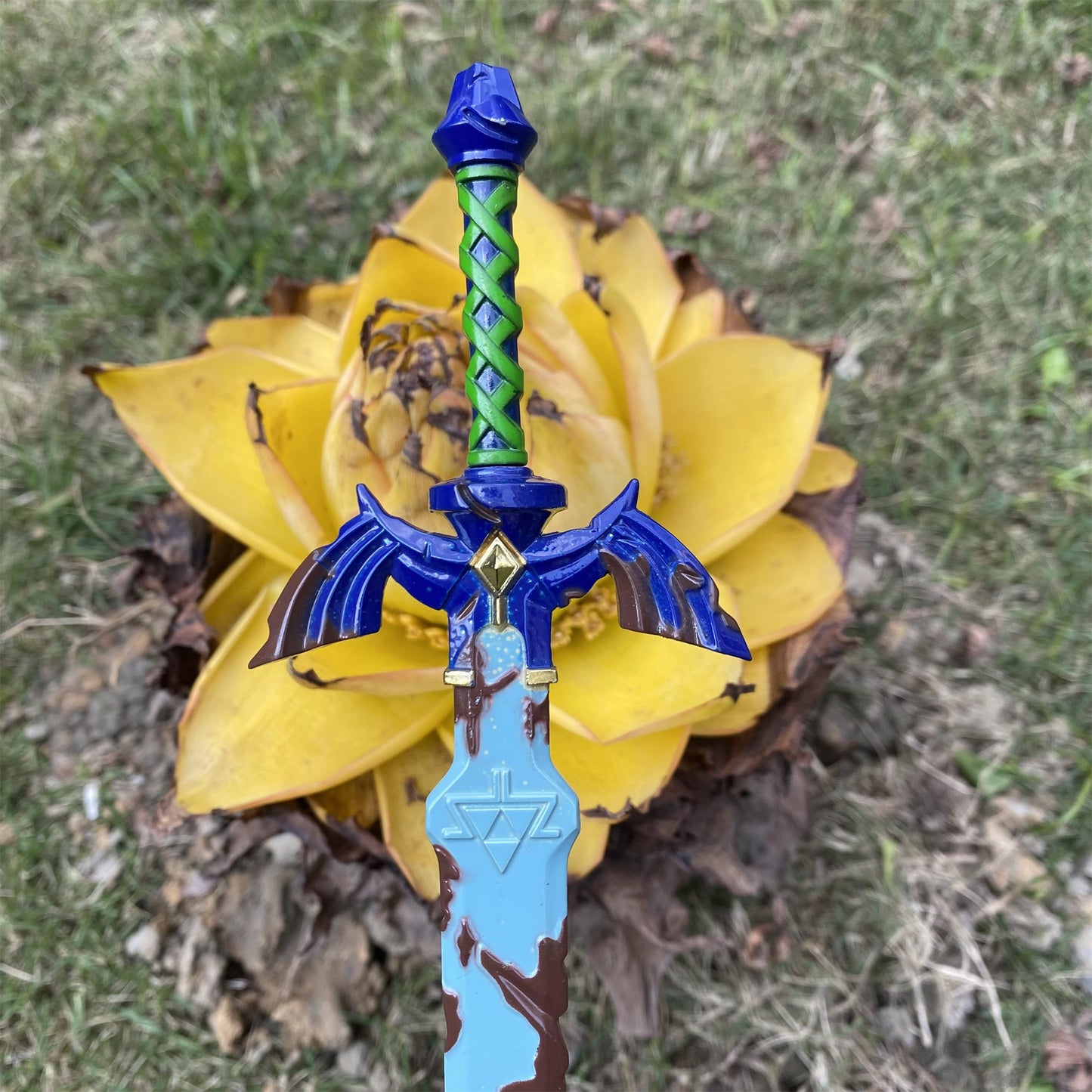 Link Decayed Master Sword Mini Replica - Metal Collectibles