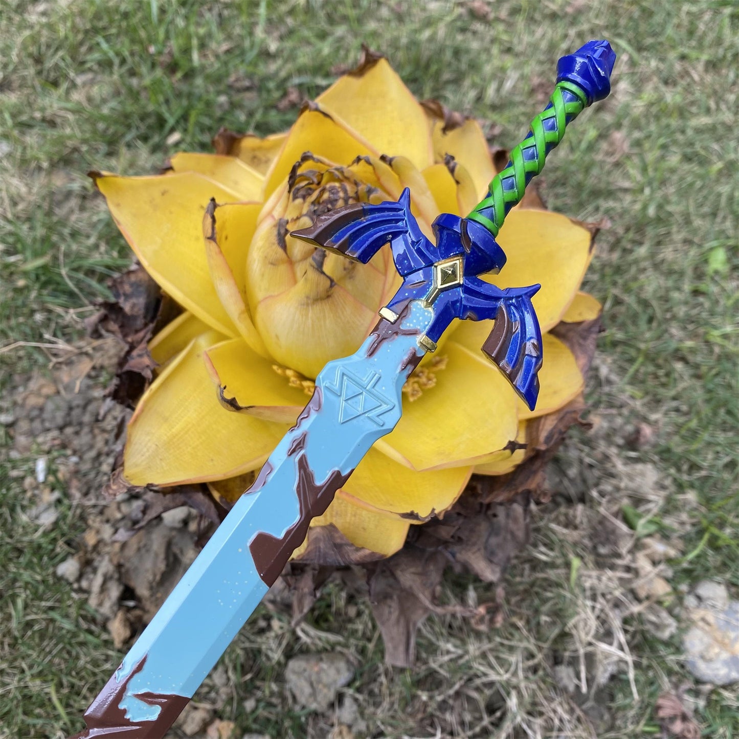 Link Decayed Master Sword Mini Replica - Metal Collectibles