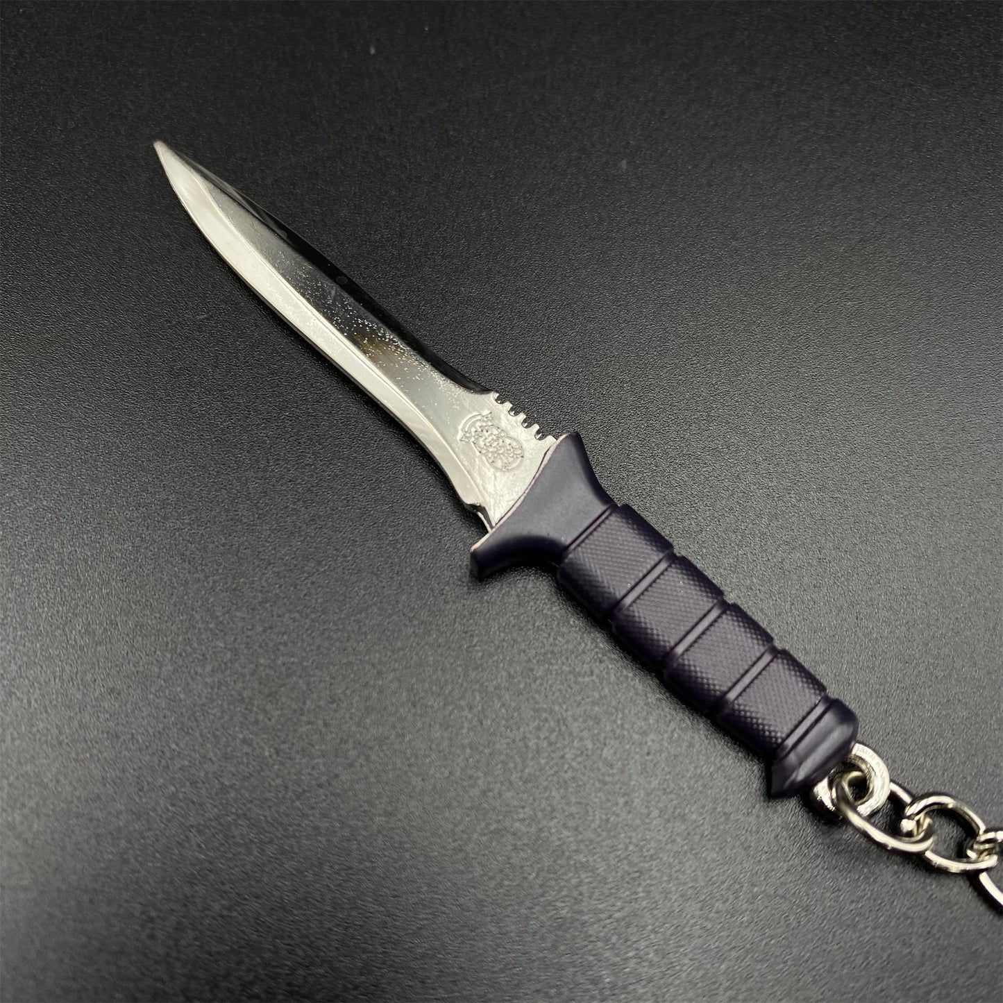 Tiny Leon Primal Knife Keychain