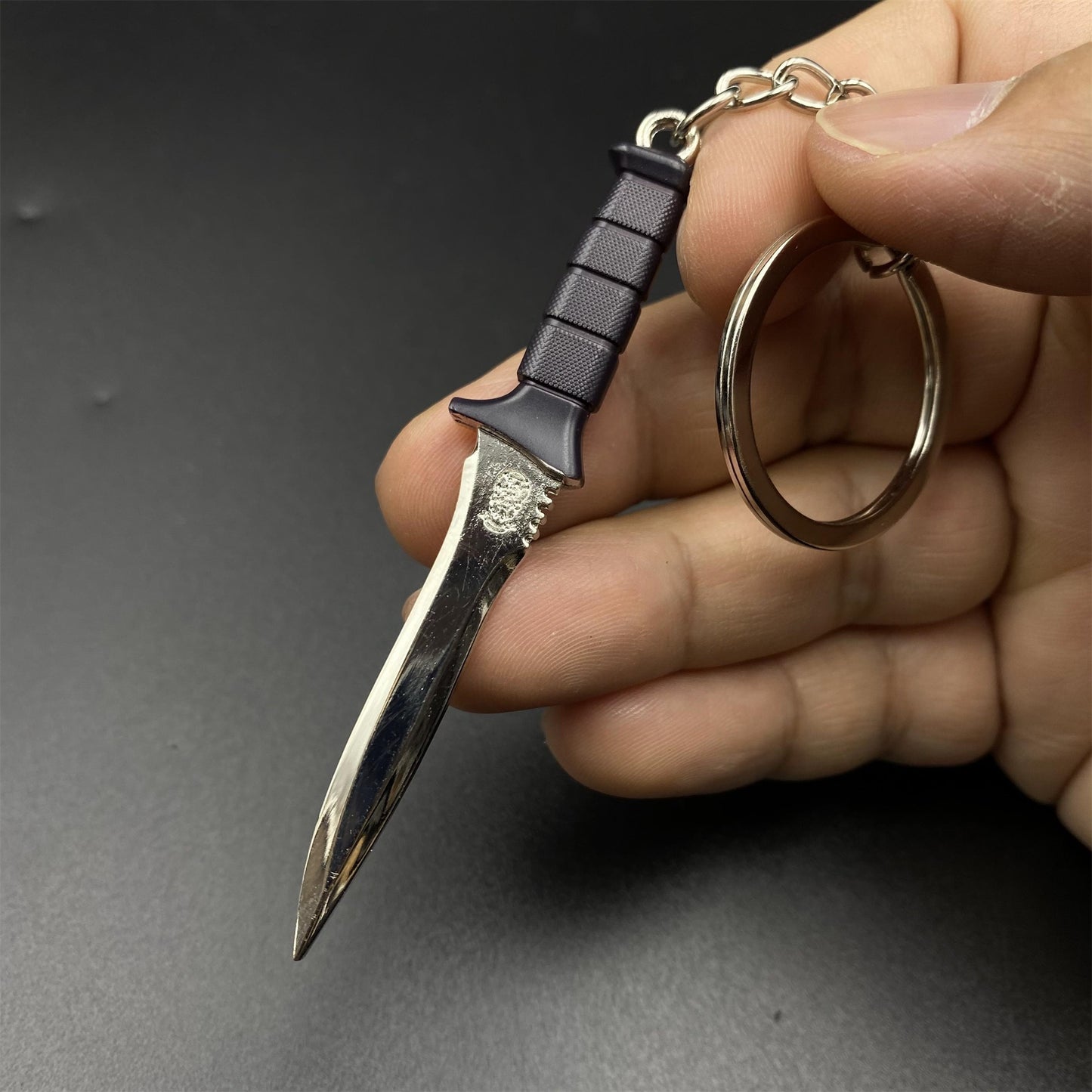 Tiny Leon Primal Knife Keychain