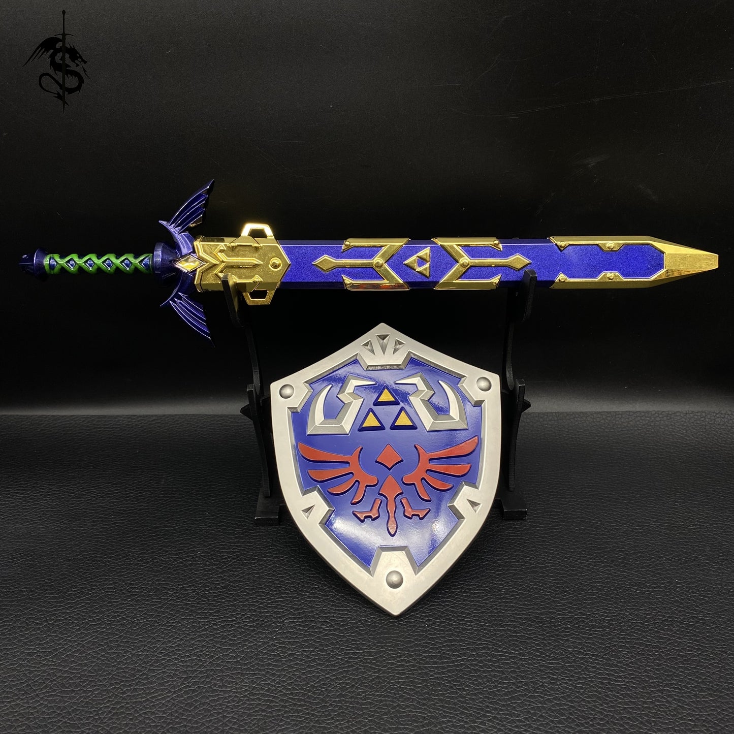 Zelda Hylian Shield Alloy 11''Link Master Sword Miniature 2 In 1 Pack